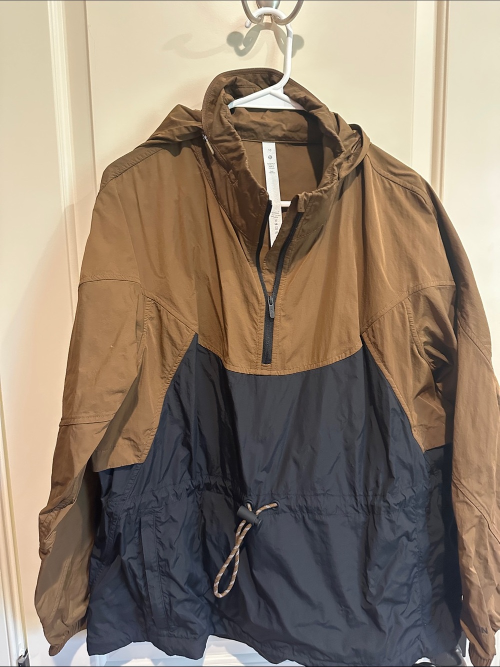 lululemon athletica Two-Tone Brown and Black Hooded Windbreaker